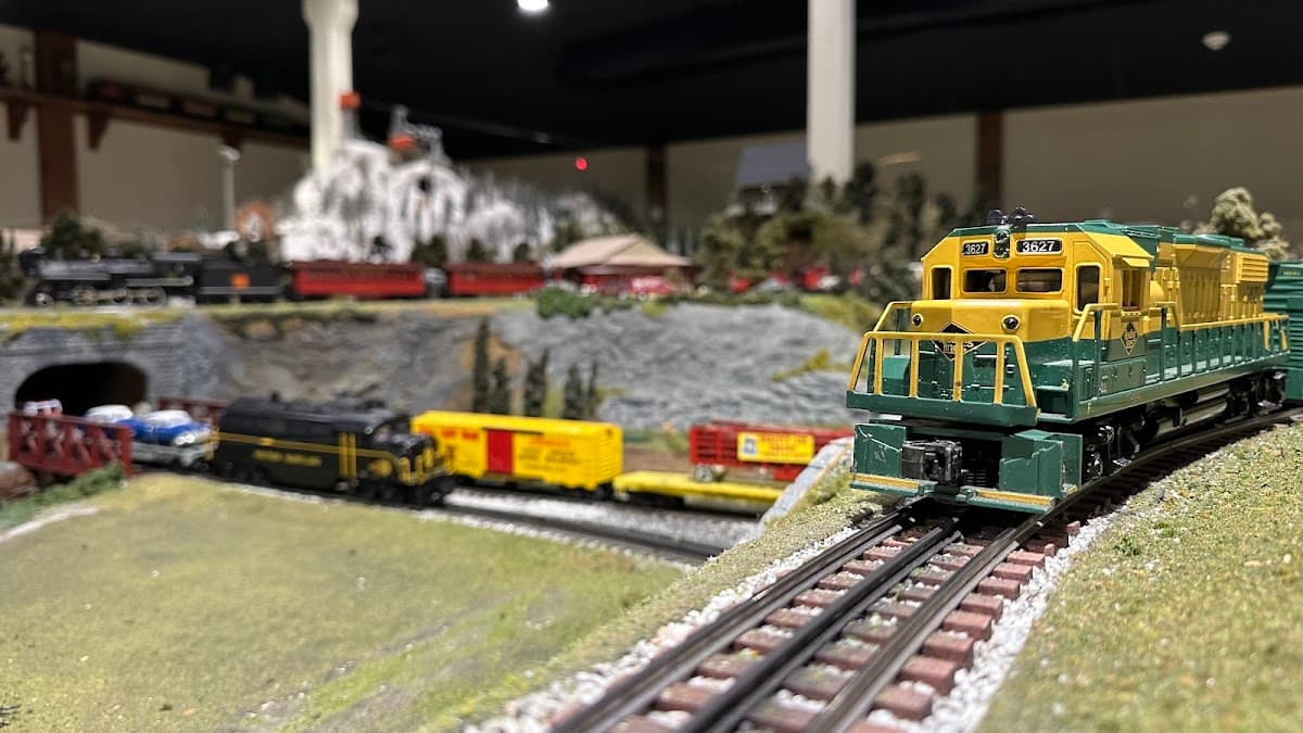 Choo Choo Barn — Traintown U.S.A. - ranked #9 Attraction in Lancaster County, Pennsylvania